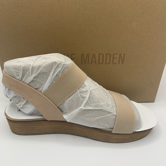 Steve Madden Agile Blush Flatform Sandal - Picture 2 of 5